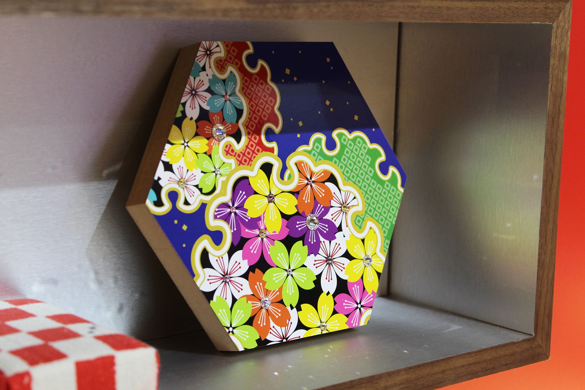 Hexangular decorative board