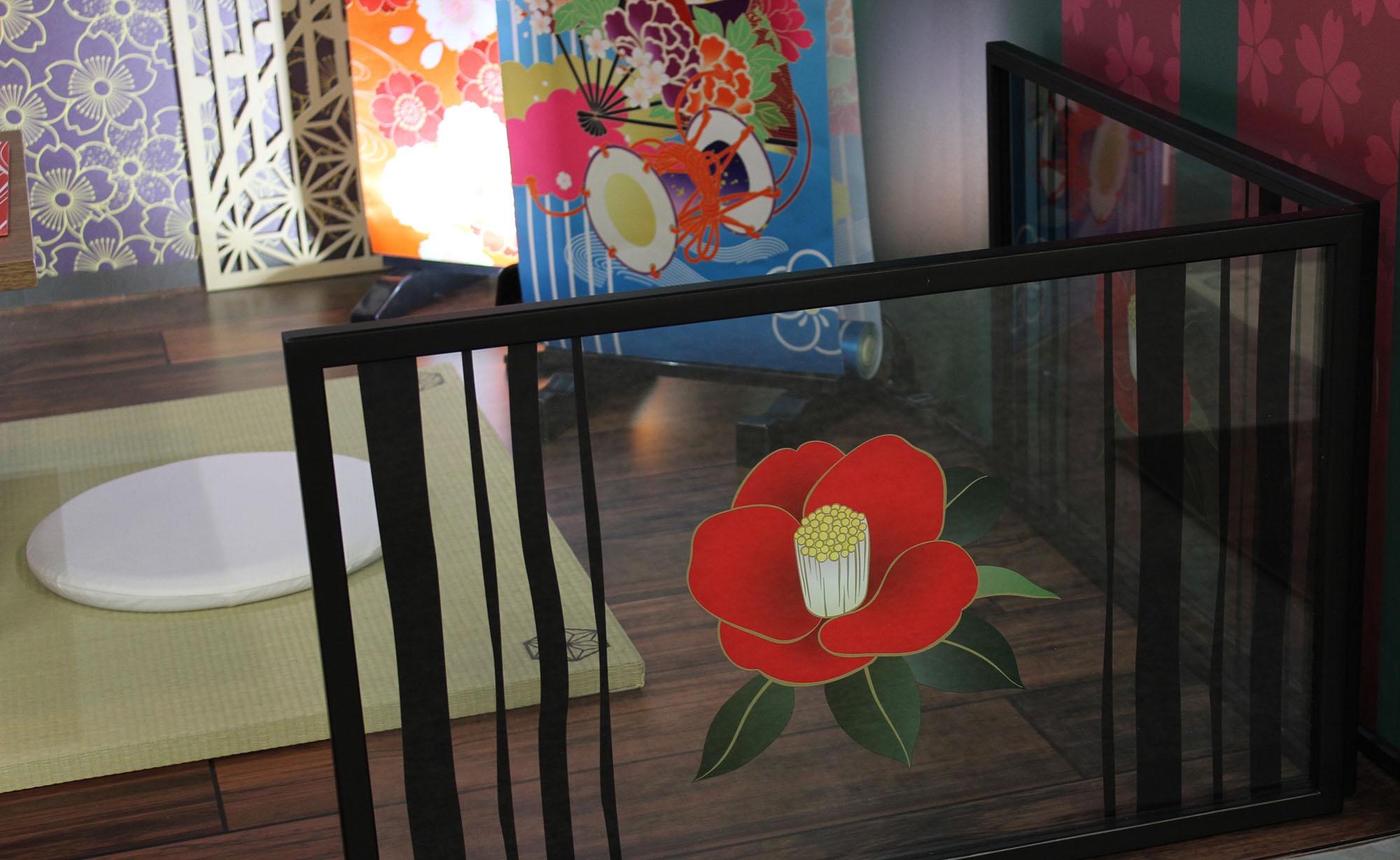 Folding screen