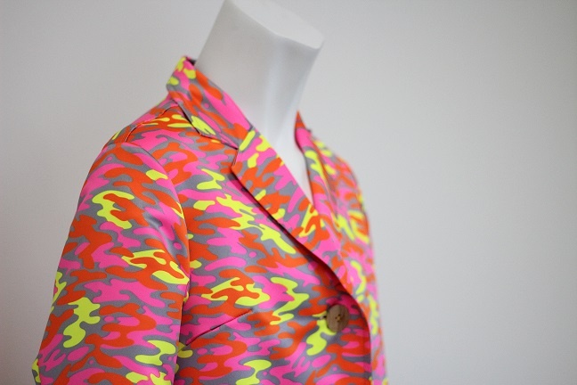 Camouflage pattern coat: Fluorescent color clothing (Sublimation transfer printing)