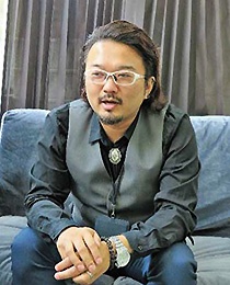 I fell in love with CFL-605RT at first sight, said President Narato.
