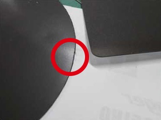Sample (left) cut with a conventional machine is napped. “CFL-605RT” is used for the right one