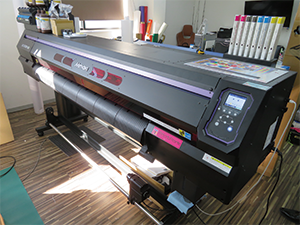 "UCJV300-160" was chosen from among many products including ones from other manufactures.