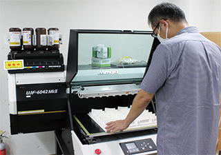 Mr. Tamai uses his expertise in POP design to create highly accurate jigs.