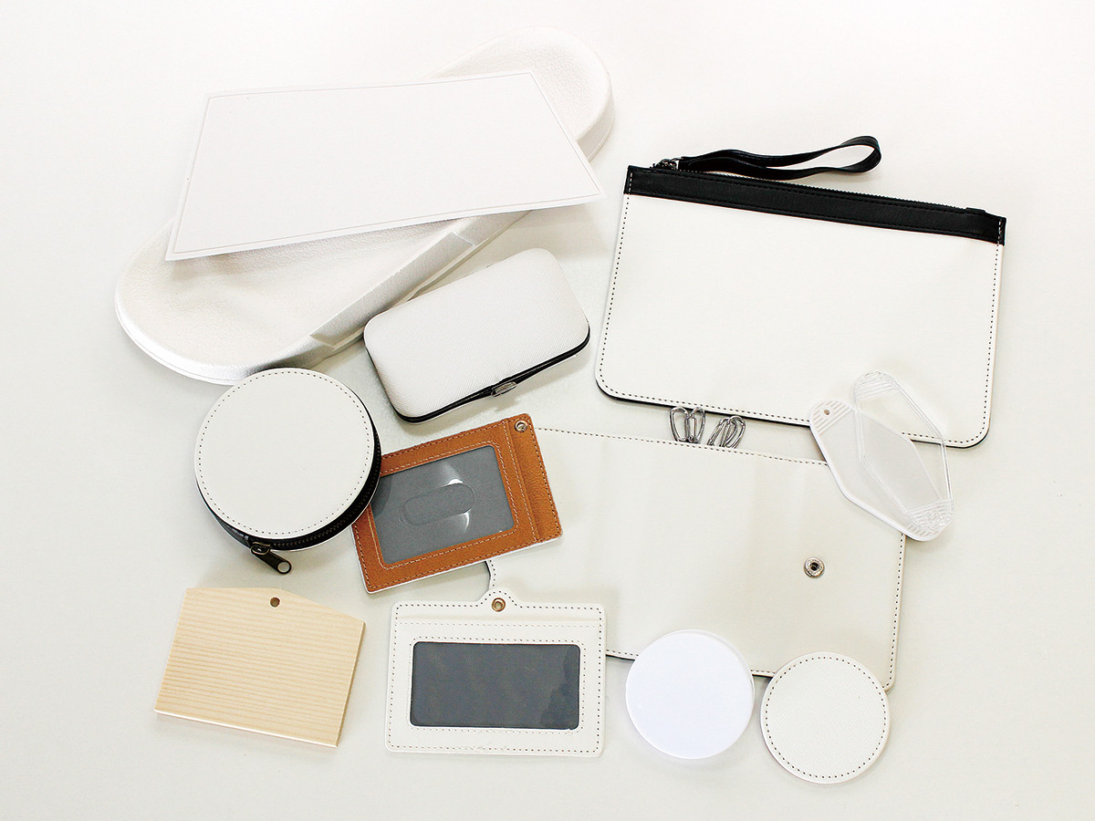 Some of the plain materials sold by the company. There are standard items such as phone cases, but also many products that cannot be found anywhere else.